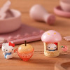 Фігурка-сюрприз POP TOP HELLO KITTY – ЯБЛУЧНИЙ ВОРКШОП (в ас.)
