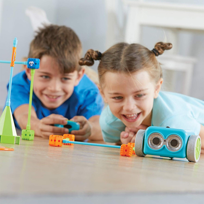 Ігровий STEM-набір LEARNING RESOURCES - РОБОТ BOTLEY (іграшка-робот, що програмується;пульт,аксес.)