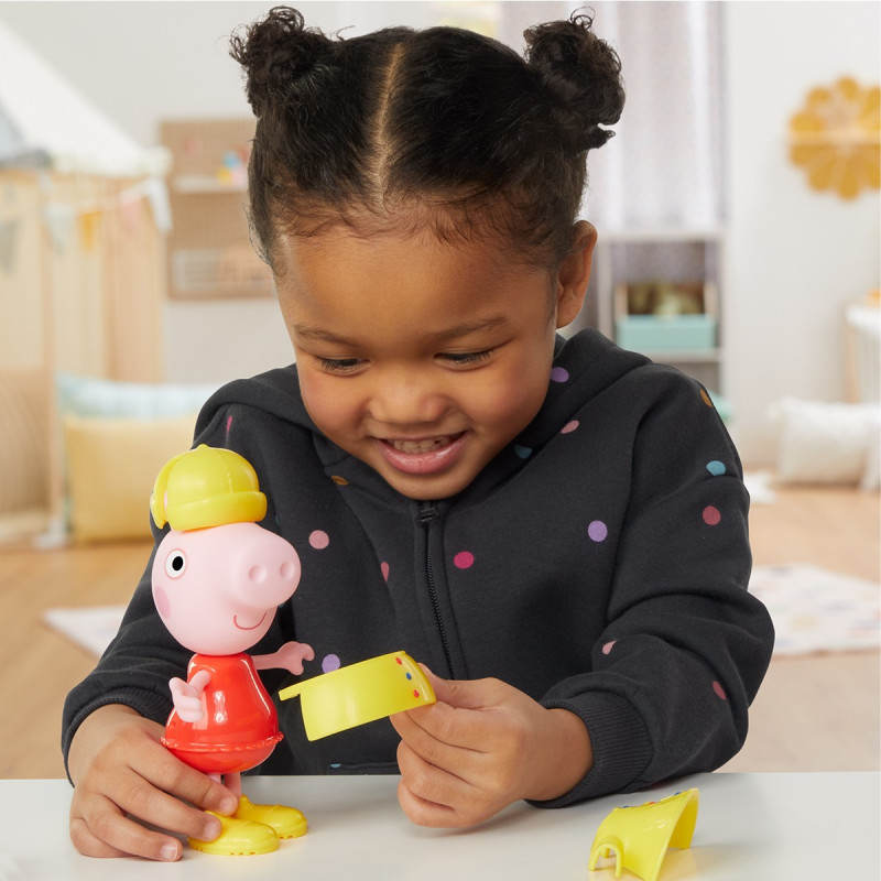 Ігровий набір PEPPA FIGURINES серії "Модна пригода" - ОДЯГНИ ПЕППУ