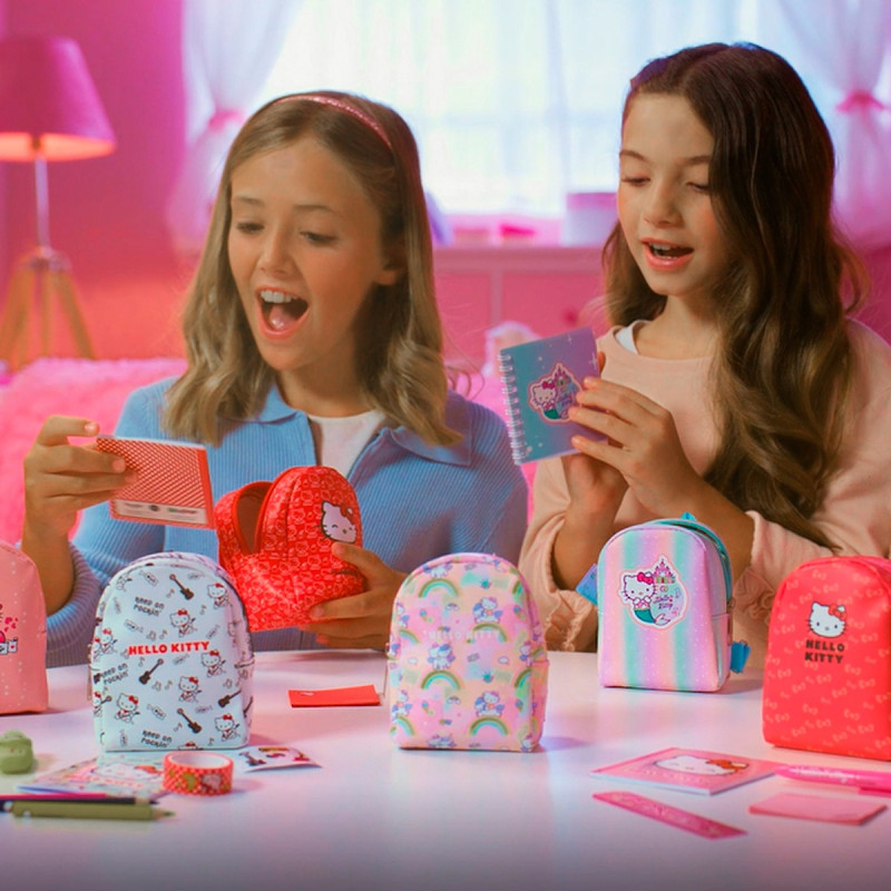 Колекційна сумка-сюрприз HELLO KITTY – ПРИЄМНІ ДРІБНИЧКИ (у дисплеї)
