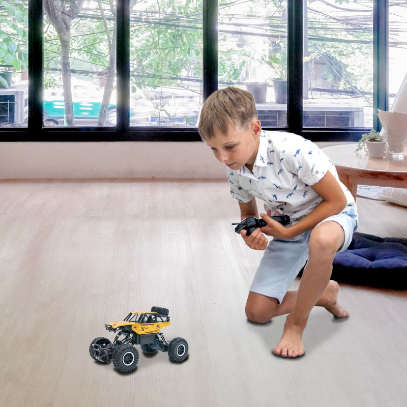 Автомобіль OFF-ROAD CRAWLER з р/к - ROCK SPORT (золотий, акум. 3,6V, метал. корпус, 1:20)